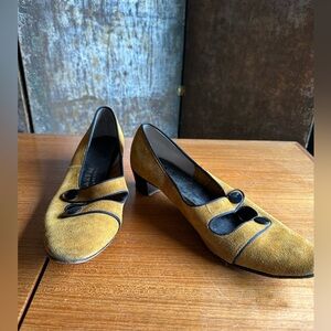 Elegant Vintage 1960s Yellow Suede Heels